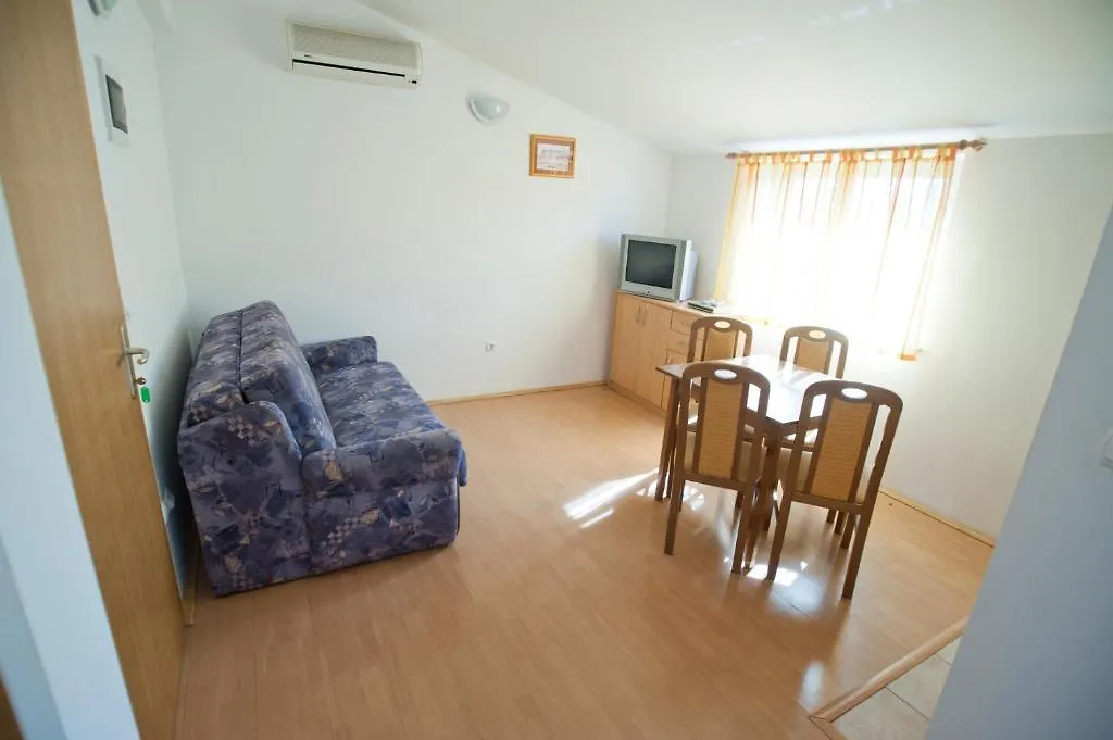Apartments Maric With Parking Umag