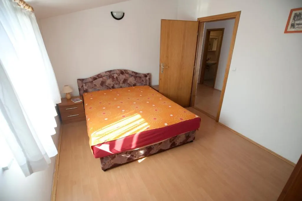 Apartments Maric With Parking Umag