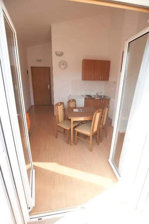 Apartments Maric With Parking Umag