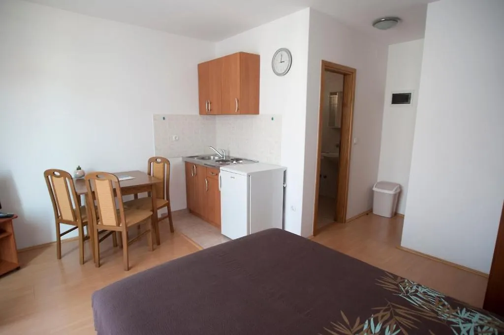 Apartments Maric With Parking Umag