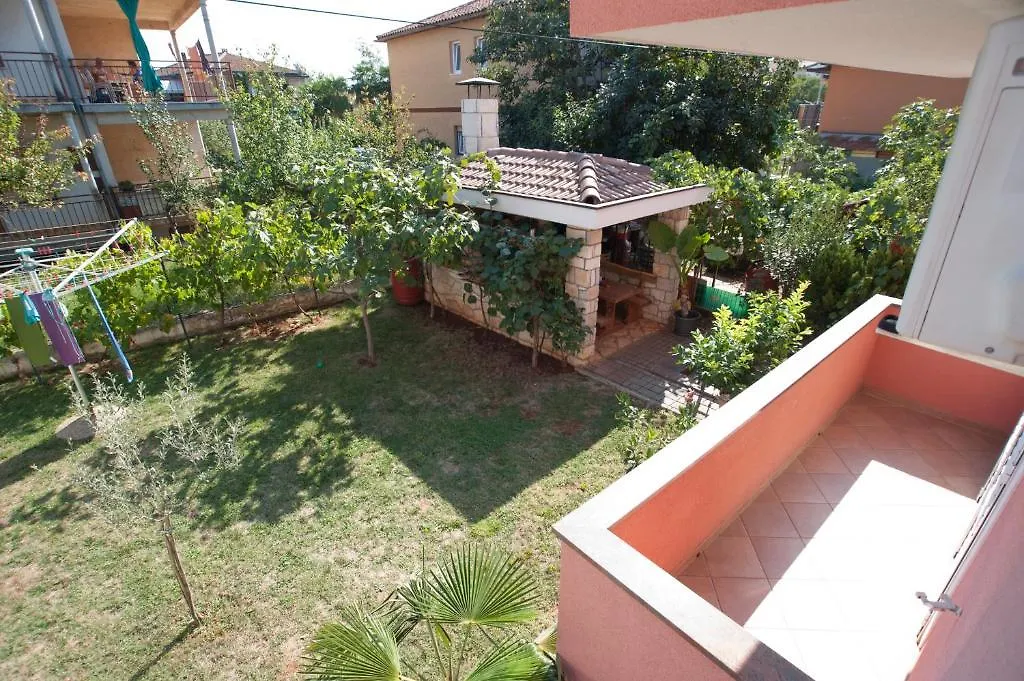 Apartments Maric With Parking Umag 0*,